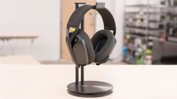 Logitech G435 Light Speed and Lightweight Gaming Bluetooth Wireless Over Ear Headphones with Mic